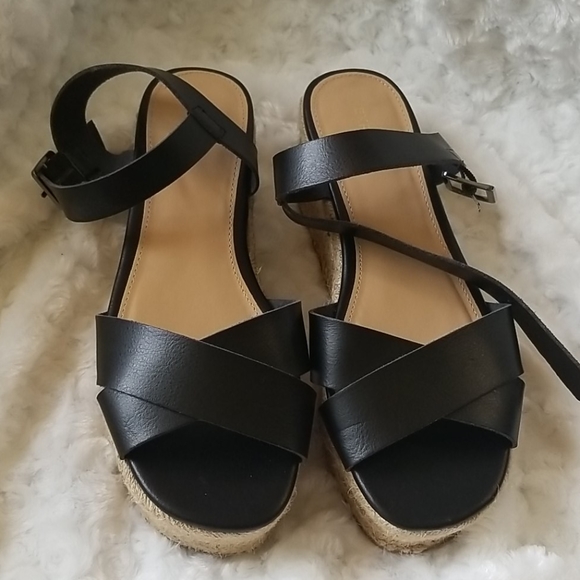 Express Upper Tige Platform Sandel - Picture 3 of 6